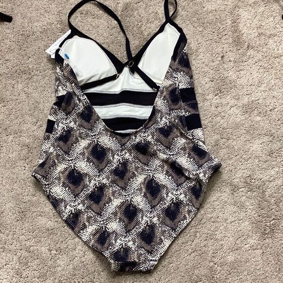 New. BLEU Rod Beattie snake print swimsuit. Retails $139 size 12 - Picture 7 of 11